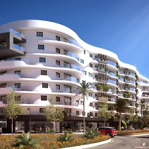 https://keyfamily-luxury-infinity-beach-golf.1costadelsol.com