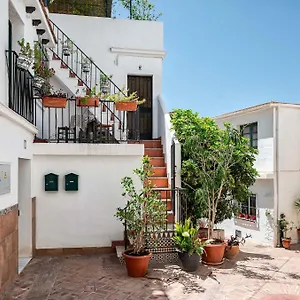 https://traditional-central-2-double-bed-apt-in-quiet-square.1costadelsol.com